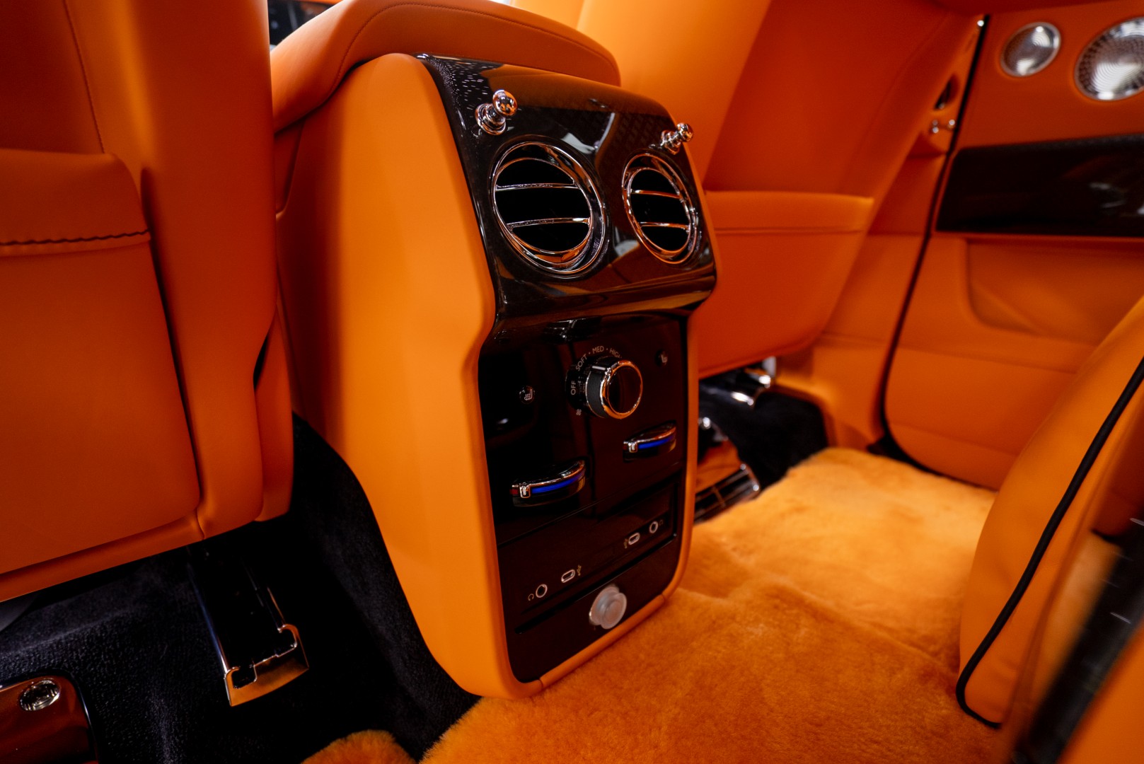 2025 ROLLS ROYCE CULLINAN |BLACK BADGE | FULL OPTION